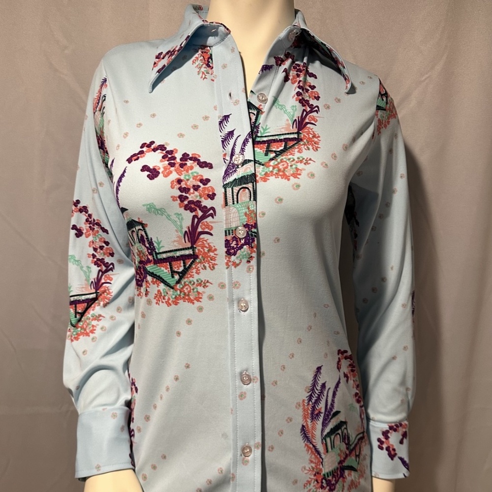 70s Blue Asian Print Blouse Chinese Modern Disco Hippie Size Small Made in USA